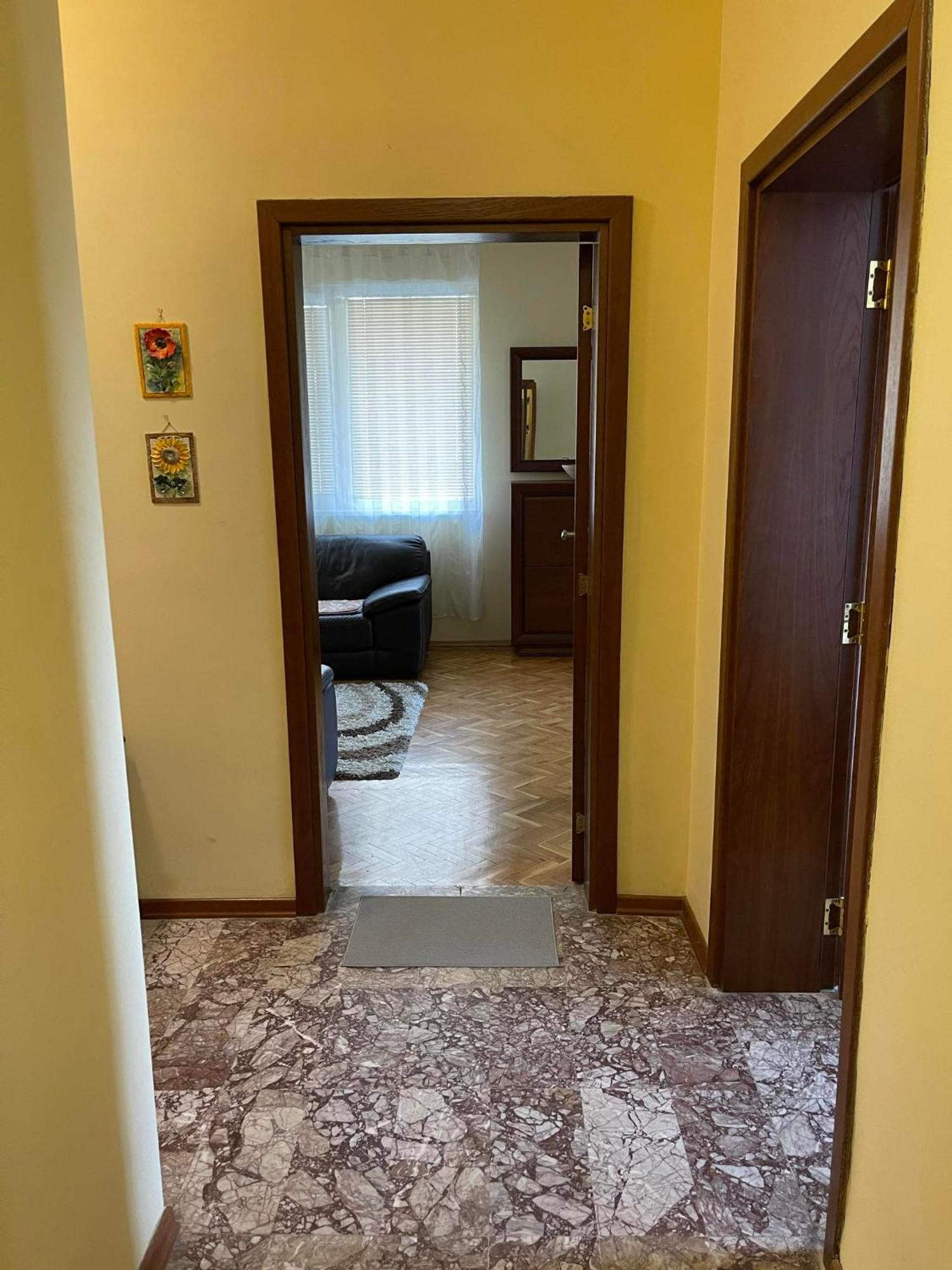 Sunny Cozy Flat In The Centre, Close To Beach, 4 Rooms, 105Sqm Varna Esterno foto