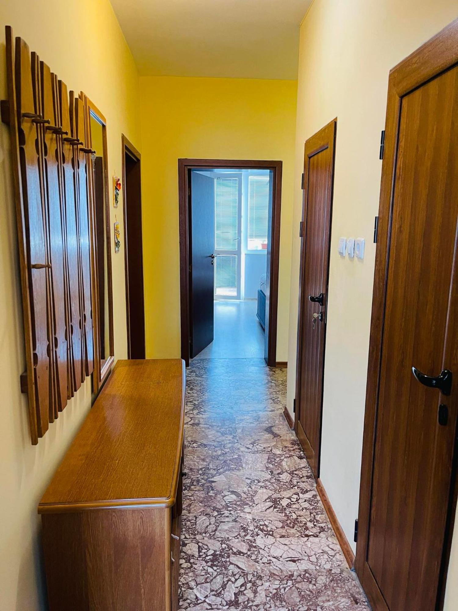 Sunny Cozy Flat In The Centre, Close To Beach, 4 Rooms, 105Sqm Varna Esterno foto