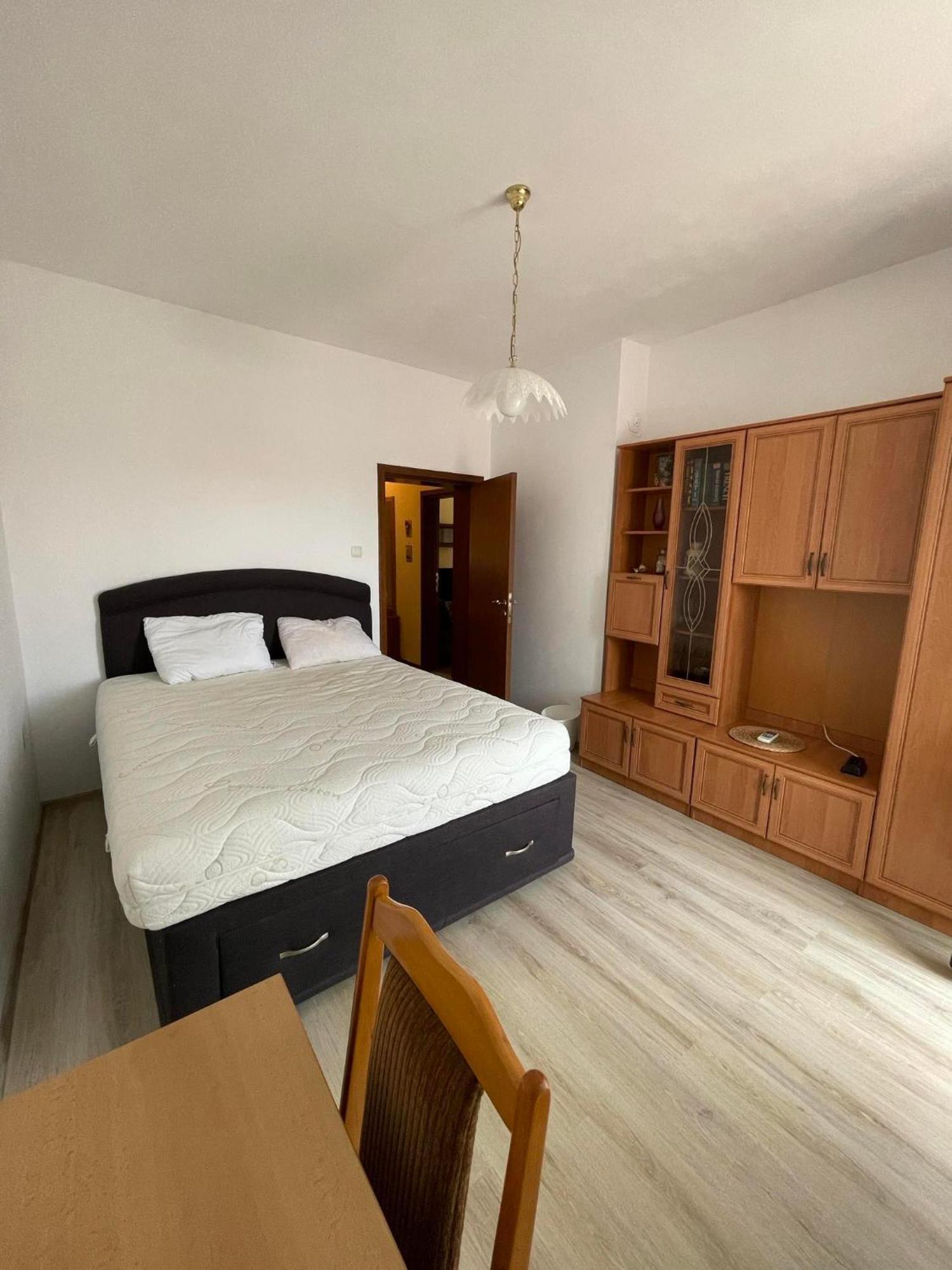 Sunny Cozy Flat In The Centre, Close To Beach, 4 Rooms, 105Sqm Varna Esterno foto